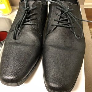 Calvin Klein Men’s Benton Weave Oxford